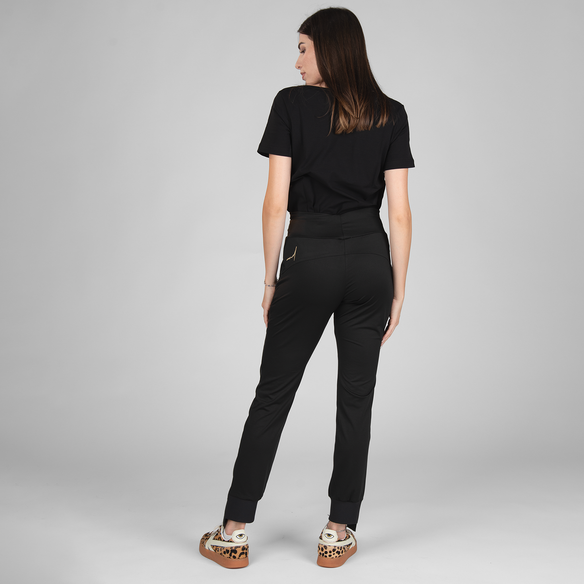 andVETA - ženske hlače - KOLEKCIJA